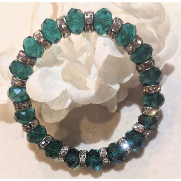 Jewelry - Green Glass Faceted Beaded Stretch Bracelet Silver Tone 7 in Expandable